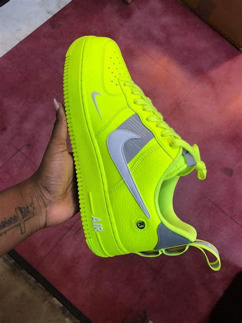 neon groen nike|neon green Nike shoes women.